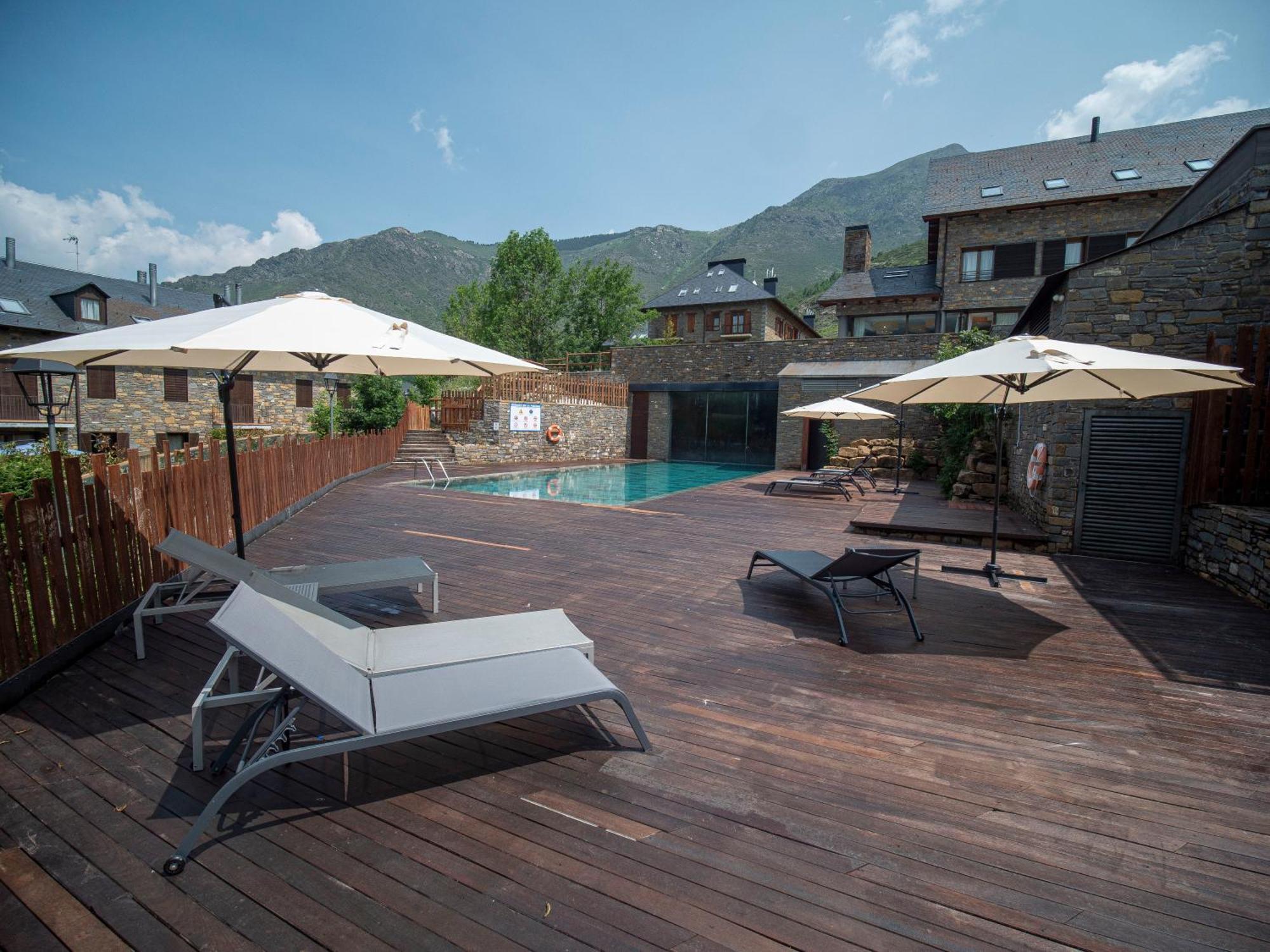 Aparthotel Siente Boí&SPA Pla de l'Ermita Buitenkant foto