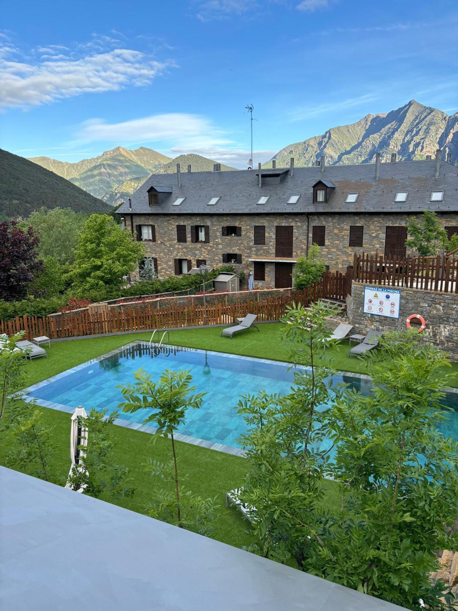 Aparthotel Siente Boí&SPA Pla de l'Ermita Buitenkant foto